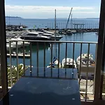 1 Face Aux Iles D'or Avec Parking, Port D'hyeres - Fr-1-335-182 Apartment