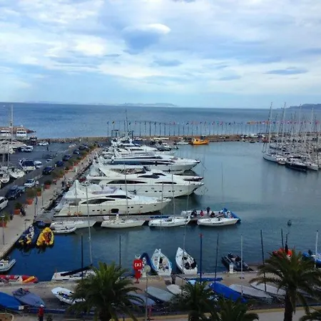 1 Face Aux Iles D'or Avec Parking, Port D'hyeres - Fr-1-335-182 Daire Hyères