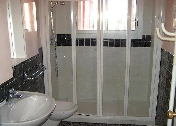 1 Face Aux Iles D'or Avec Parking, Port D'hyeres - Fr-1-335-182 *