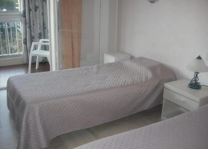 Lejlighed 1 Face Aux Iles D'or Avec Parking, Port D'hyeres - Fr-1-335-182 *