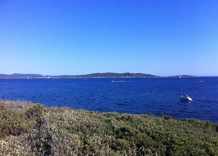 1 Face Aux Iles D'or Avec Parking, Port D'hyeres - Fr-1-335-182 Hyères